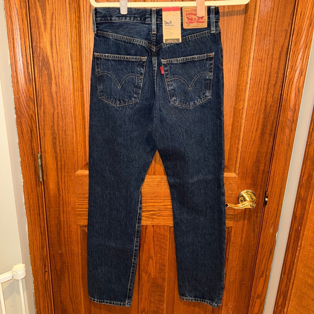 Levi's 501 Straight Leg Jeans Dark Wash Button Fly Vintage Fit Denim 26x30 women